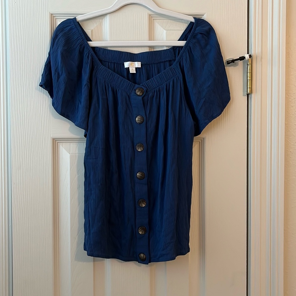 NWOT Breezy Size Small Flutter Sleeve Functional Button Down Blue Top